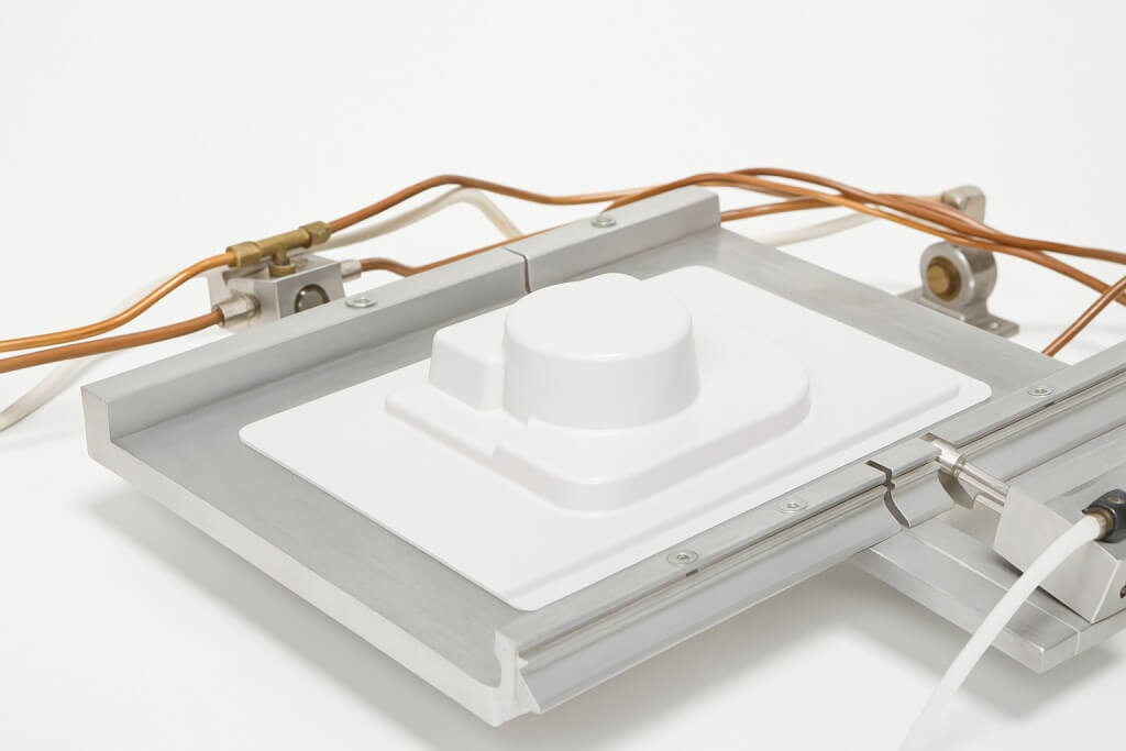 Thermoforming of plastic sheet