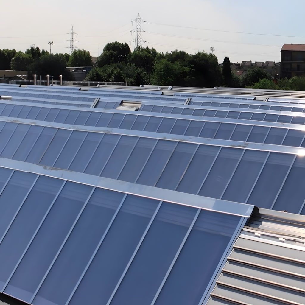 Roof skylight made with solid polycarbonate